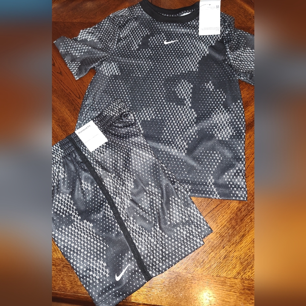 NWT Nike size 8 matching set
